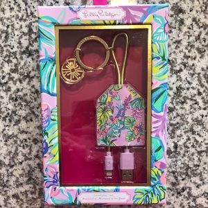 Lilly Pulitzer Charging Tag